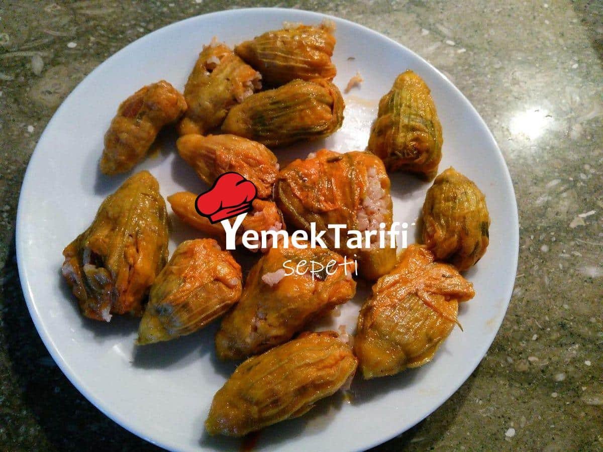 Zeytinyağlı Kabak Çiçeği Dolması Tarifi Sebze Yemekleri, Kızartma Tarifleri Zeytinyağlı Kabak Çiçeği Dolması Tarifi Sebze Yemekleri, Kızartma Tarifleri
