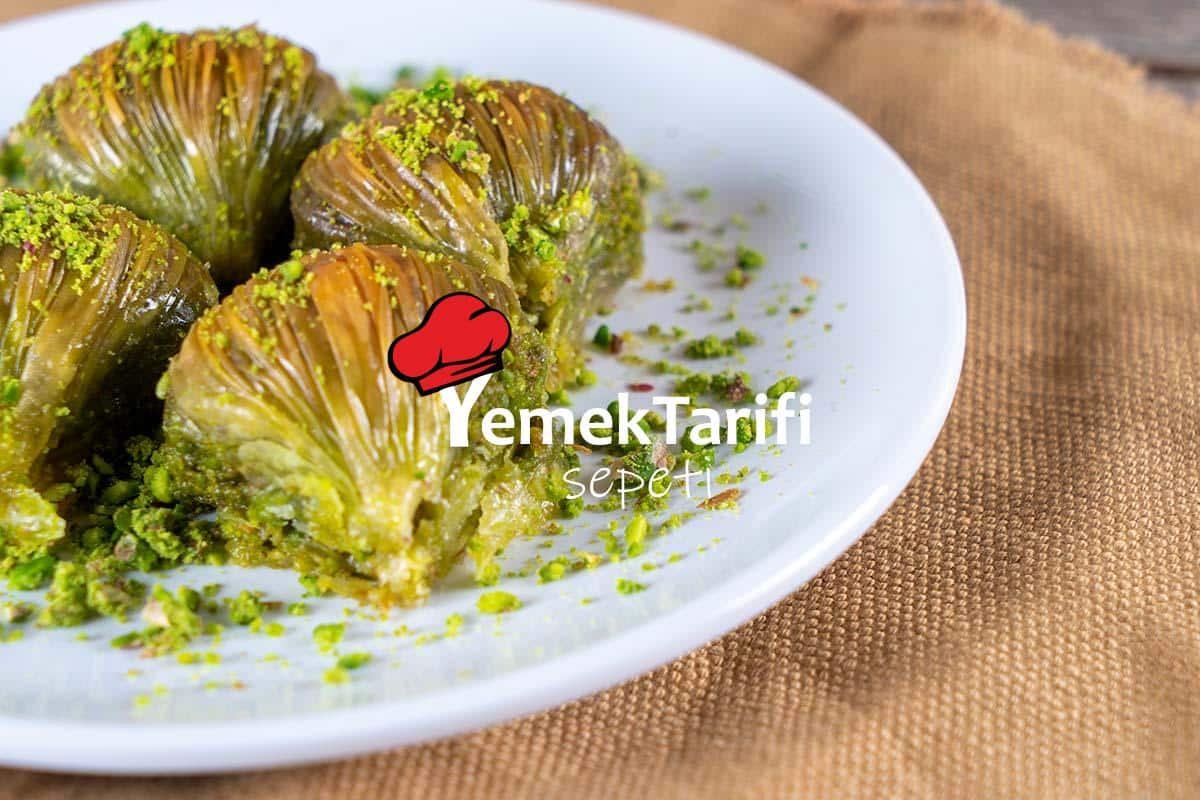 Bayramlık Midye Baklava Tarifi Nasıl Yapılır? Tatlı Tarifleri, Geleneksel Tatlılar Bayramlık Midye Baklava Tarifi Nasıl Yapılır? Tatlı Tarifleri, Geleneksel Tatlılar