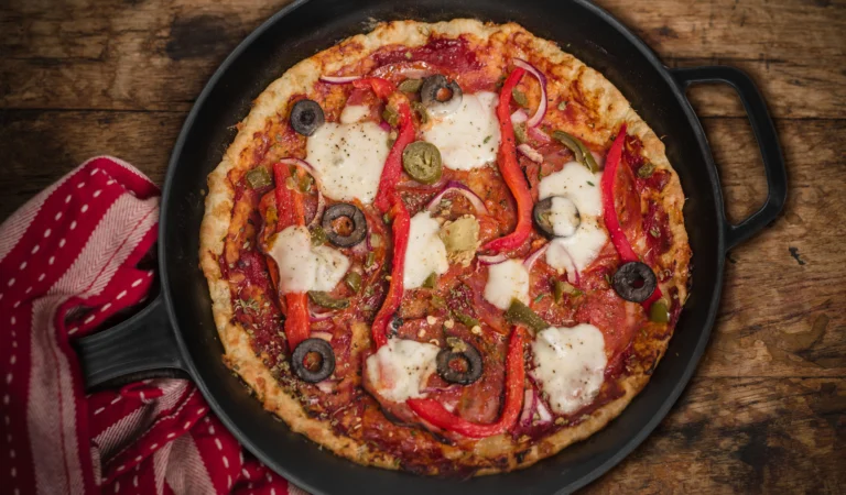 Tavada Pratik ve Lezzetli Pizza – Hamur Yoğurmadan Hızlı Tarif